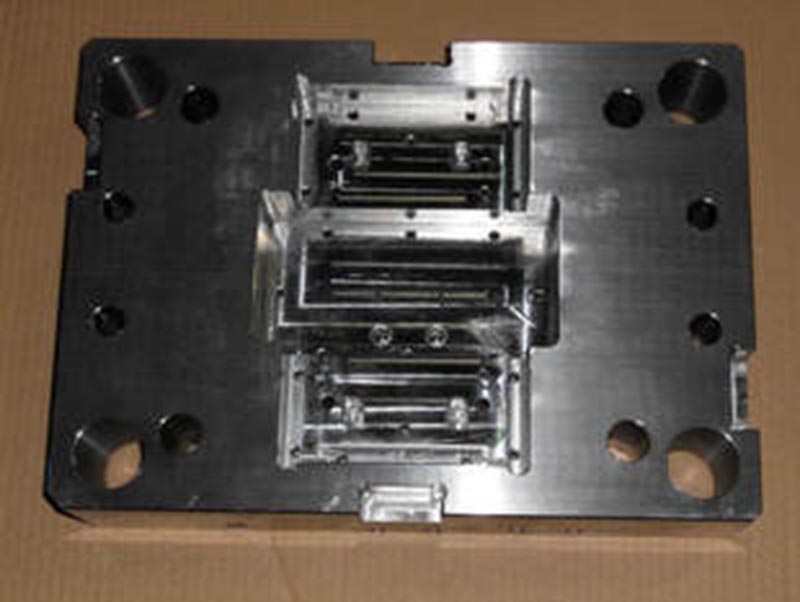 阳信精密塑料模-06